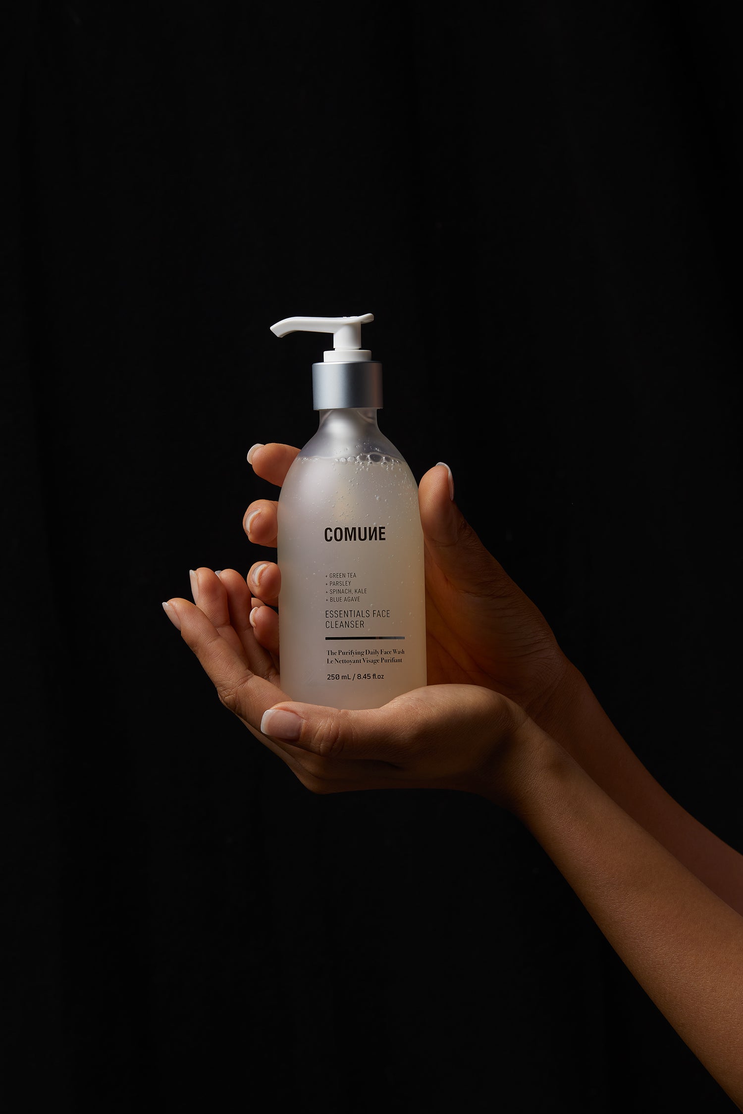 COMUNE Essentials Cleanser_Holding with both Hands