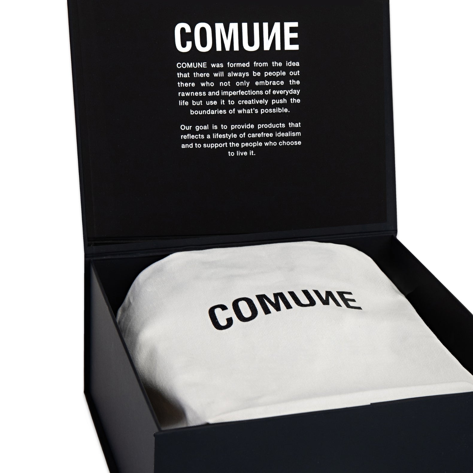 COMUNE gift packaging for collection.